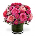 Belle composition avec des tournesols,des hortensias, roses...