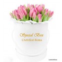 24 de Trandafiri rosii intr-o cutie, în entuziasm de neuitat!