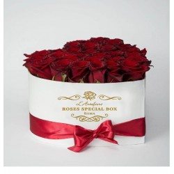Special BOX Cuore di ROSE SENZA TEMPO..spedizione in tutta Italia