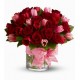 Compoziție-sticlă lalele si trandafiri rosii