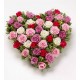 середній серце із троянд червоні,рожеві,білі і фуксія