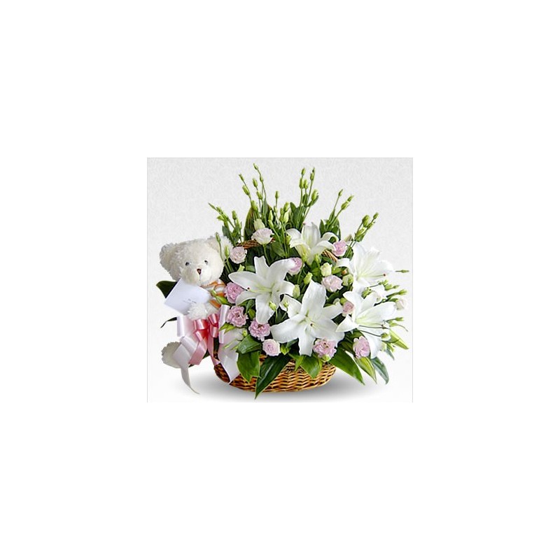 Combinación en una cesta con flores blancas 