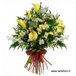 Funeral ramo de flores con tonos claros