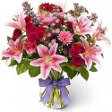 Bouquet of flowers in tones of pink 