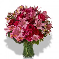 The combination of the twelve rose pink, fuchsia,lilies and alstroemeria pink