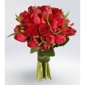 Букет з червоних тюльпанів і червоних троянд 