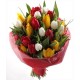 Букет з різнокольорових тюльпанів