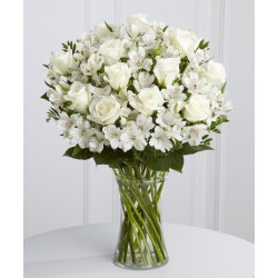 O duzină de trandafiri albi și alstromelie alb
