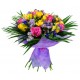 Bouquet di roselline gialle e fuxia e fiori complementari