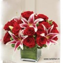  San Valentino13 - Bouquet rouge et le lys rose dans le cube de verre