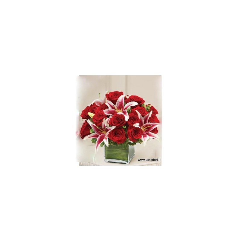  San Valentino13 - Bouquet red and the lilies rose in glass cube